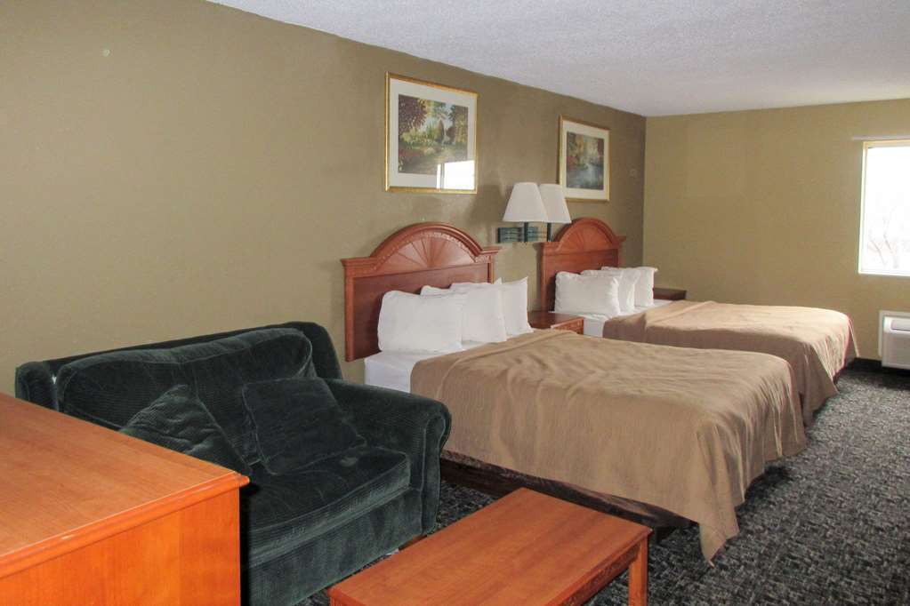 Quality Inn & Suites Ferdinand Camera foto