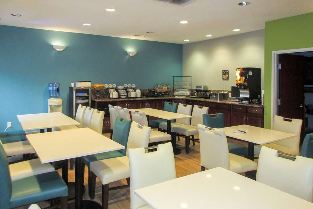 Quality Inn & Suites Ferdinand Ristorante foto